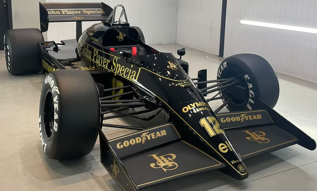 Authentic F1 Racers Replicas 1:1 or 1:2 ratio