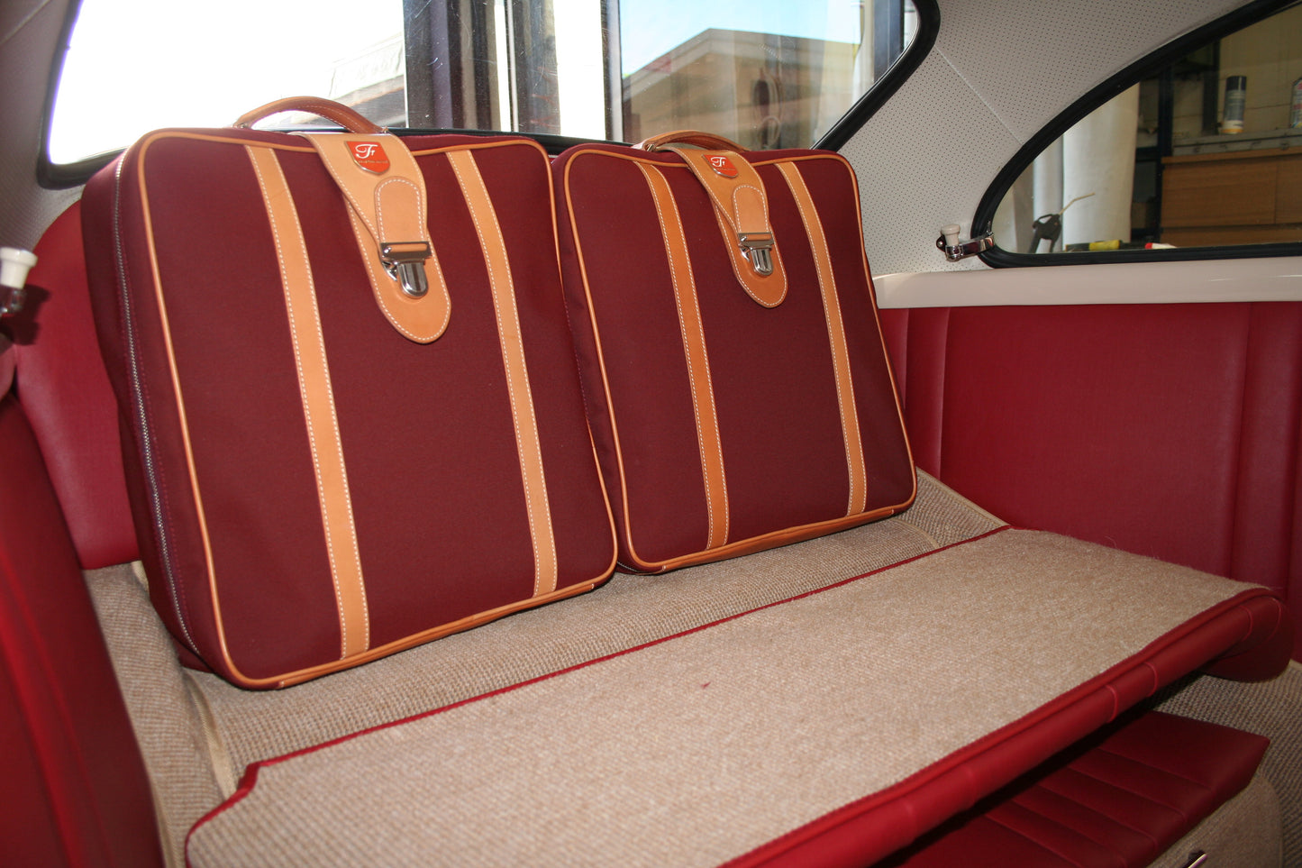 Custom fit luggage in Manufacture's Material and Leather